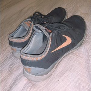 Nike tennis shoes